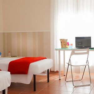 Budget Rooms Des Artistes